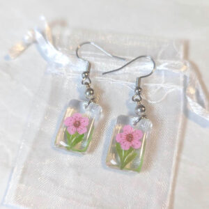 frameless rectangle earrings with real pressed pink flowers inside