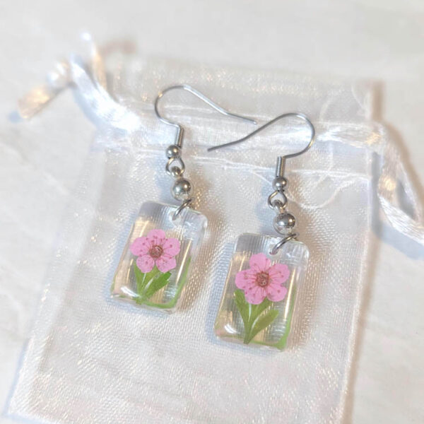 frameless rectangle earrings with real pressed pink flowers inside